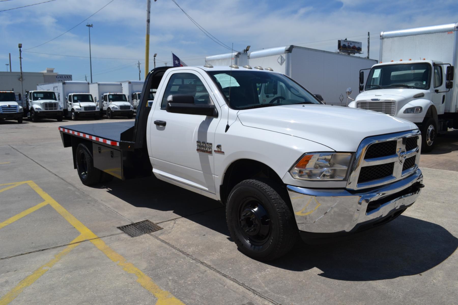 2018 WHITE /GRAY RAM 3500 with an CUMMINS 6.7L TURBO DIESEL engine, AISIN A465 6SPD AUTOMATIC transmission, located at 9172 North Fwy, Houston, TX, 77037, (713) 910-6868, 29.887470, -95.411903 - 14,000LB GVWR, 11FT FLATBED, 98" WIDE, 2 X TOOLBOXES, GOOSENECK/BUMPER PULL HITCH, 4X4, POWER WINDOWS, LOCKS, & MIRRORS, COLD A/C , CRUISE CONTROL - Photo #2